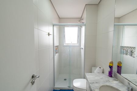 Apartamento à venda com 75m², 2 quartos e 2 vagas Apartamento à venda com 75m², 2 quartos e 2 vagasBanheiro da suíte 2
