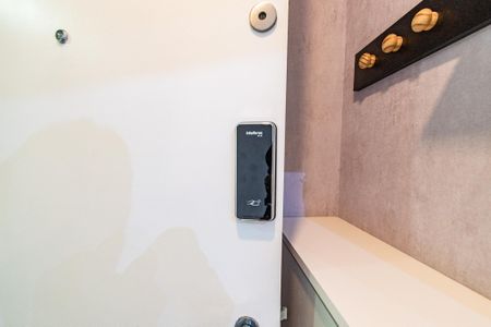 Apartamento à venda com 75m², 2 quartos e 2 vagas Apartamento à venda com 75m², 2 quartos e 2 vagasFechadura digital