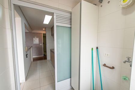 Apartamento à venda com 75m², 2 quartos e 2 vagas Apartamento à venda com 75m², 2 quartos e 2 vagasÁrea de serviço