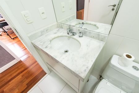 Apartamento à venda com 75m², 2 quartos e 2 vagas Apartamento à venda com 75m², 2 quartos e 2 vagasBanheiro Social