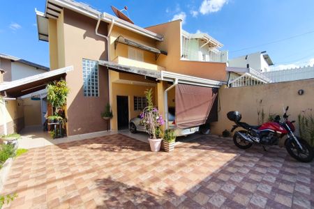 Casa à venda com 107m², 2 quartos e 1 vagaQuintal - Garagem