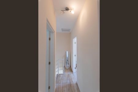 Casa à venda com 106m², 3 quartos e 5 vagasCorredor