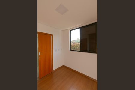 Apartamento à venda com 164m², 4 quartos e 4 vagas Apartamento à venda com 164m², 4 quartos e 4 vagasSuíte 2