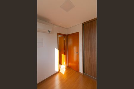 Apartamento à venda com 164m², 4 quartos e 4 vagas Apartamento à venda com 164m², 4 quartos e 4 vagasSuíte 1
