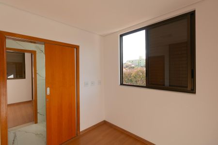 Apartamento à venda com 164m², 4 quartos e 4 vagas Apartamento à venda com 164m², 4 quartos e 4 vagasSuíte 2
