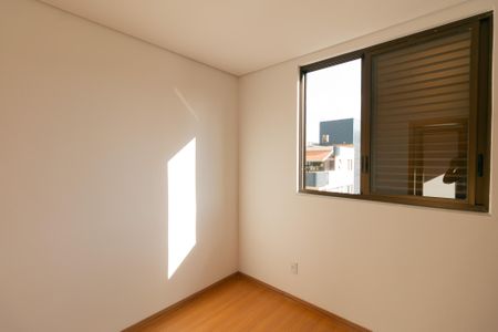 Apartamento à venda com 164m², 4 quartos e 4 vagas Apartamento à venda com 164m², 4 quartos e 4 vagasQuarto 1