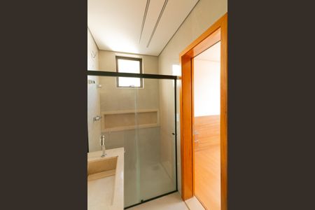 Apartamento à venda com 164m², 4 quartos e 4 vagas Apartamento à venda com 164m², 4 quartos e 4 vagasBanheiro Social