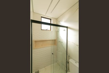 Apartamento à venda com 164m², 4 quartos e 4 vagas Apartamento à venda com 164m², 4 quartos e 4 vagasBanheiro da Suíte 2