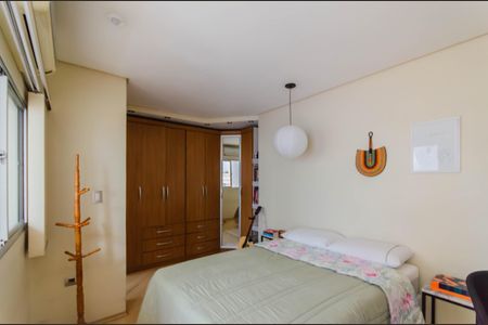 Casa à venda com 250m², 5 quartos e 2 vagasSuíte 1