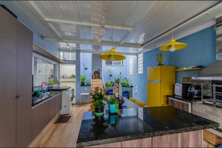 Casa à venda com 250m², 5 quartos e 2 vagasÁrea de Serviço e Espaço Gourmet