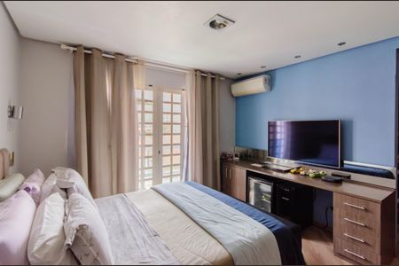 Casa à venda com 250m², 5 quartos e 2 vagasSuíte 3