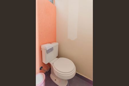 Casa à venda com 250m², 5 quartos e 2 vagasBanheiro da Suíte 4