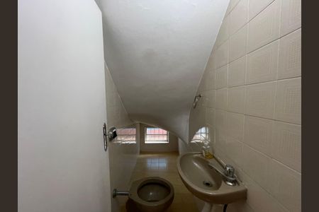 Casa à venda com 140m², 4 quartos e 2 vagas Casa à venda com 140m², 4 quartos e 2 vagasLavabo
