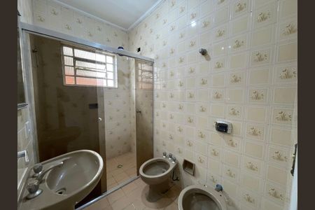 Casa à venda com 140m², 4 quartos e 2 vagas Casa à venda com 140m², 4 quartos e 2 vagasBanheiro 1