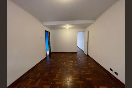 Casa à venda com 140m², 4 quartos e 2 vagas Casa à venda com 140m², 4 quartos e 2 vagasSala
