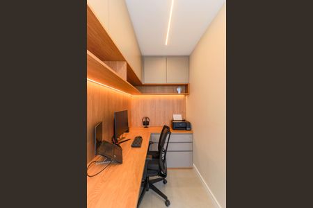 Apartamento à venda com 145m², 3 quartos e 2 vagas Apartamento à venda com 145m², 3 quartos e 2 vagasEscritório