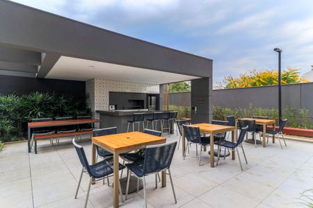 Apartamento à venda com 145m², 3 quartos e 2 vagas Apartamento à venda com 145m², 3 quartos e 2 vagasÁrea comum - Churrasqueira