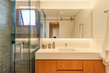 Apartamento à venda com 145m², 3 quartos e 2 vagas Apartamento à venda com 145m², 3 quartos e 2 vagasBanheiro da Suíte 1