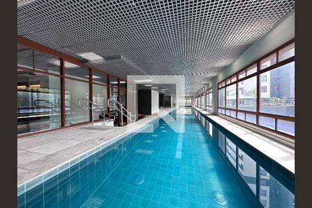 Apartamento à venda com 145m², 3 quartos e 2 vagas Apartamento à venda com 145m², 3 quartos e 2 vagasÁrea comum - Piscina Coberta