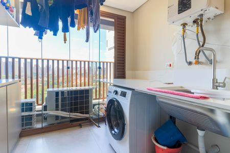 Apartamento à venda com 145m², 3 quartos e 2 vagas Apartamento à venda com 145m², 3 quartos e 2 vagasÁrea de Serviço