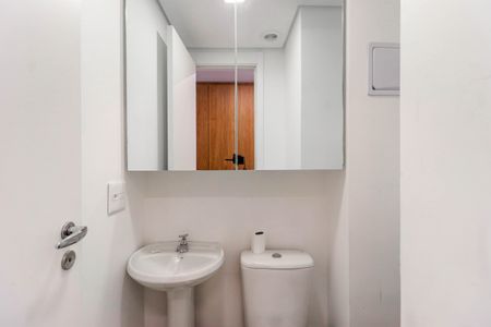 Apartamento à venda com 145m², 3 quartos e 2 vagas Apartamento à venda com 145m², 3 quartos e 2 vagasBanheiro de serviço