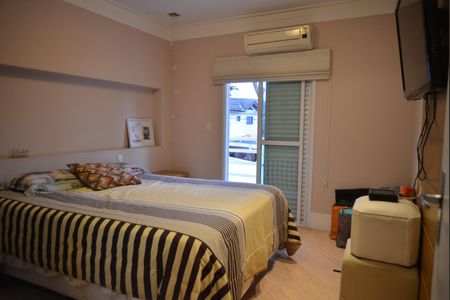 Casa à venda com 125m², 3 quartos e 2 vagasSuite