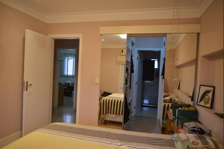 Casa à venda com 125m², 3 quartos e 2 vagasSuite