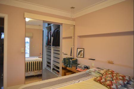 Casa à venda com 125m², 3 quartos e 2 vagasSuite