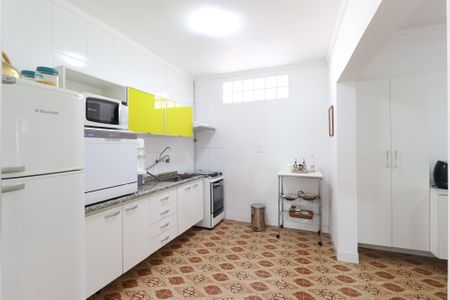 Casa à venda com 224m², 3 quartos e 3 vagas Casa à venda com 224m², 3 quartos e 3 vagasCozinha