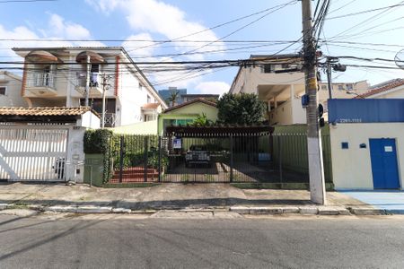 Casa à venda com 224m², 3 quartos e 3 vagas Casa à venda com 224m², 3 quartos e 3 vagasFachada