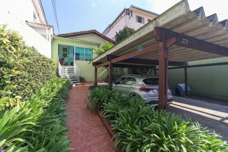 Casa à venda com 224m², 3 quartos e 3 vagas Casa à venda com 224m², 3 quartos e 3 vagasÁrea Externa