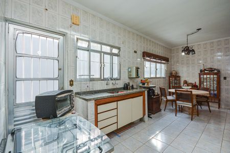 Casa para alugar com 250m², 4 quartos e 2 vagas Casa para alugar com 250m², 4 quartos e 2 vagasCozinha