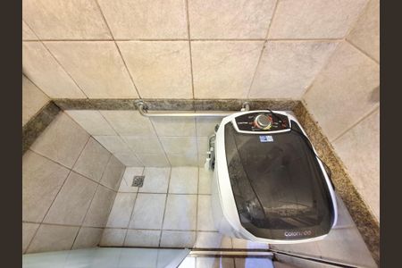 Apartamento à venda com 64m², 2 quartos e 1 vaga Apartamento à venda com 64m², 2 quartos e 1 vagaBanheiro