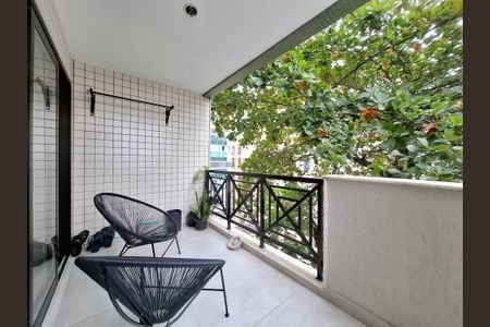 Apartamento à venda com 64m², 2 quartos e 1 vaga Apartamento à venda com 64m², 2 quartos e 1 vagaVaranda