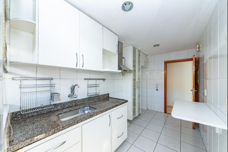 Apartamento para alugar com 110m², 2 quartos e 2 vagas Apartamento para alugar com 110m², 2 quartos e 2 vagasCozinha