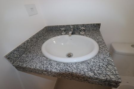 Apartamento à venda com 81m², 3 quartos e 2 vagasBanheiro da Suíte - Pia