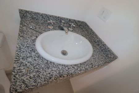 Apartamento à venda com 82m², 3 quartos e 3 vagasBanheiro da Suíte - Pia