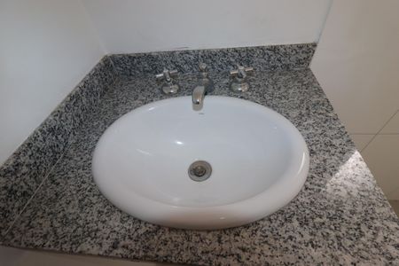 Apartamento à venda com 82m², 3 quartos e 2 vagasBanheiro Social - Pia