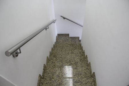 Casa à venda com 50m², 2 quartos e 1 vagaEscada