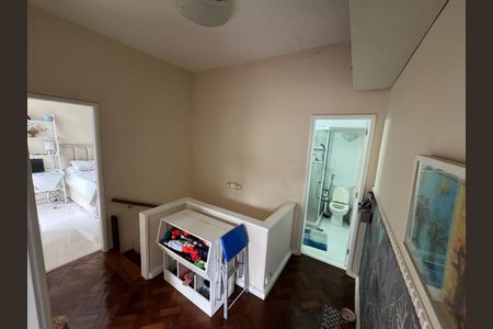 Casa à venda com 254m², 3 quartos e 2 vagas