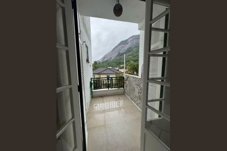 Casa à venda com 254m², 3 quartos e 2 vagas