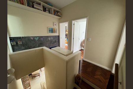 Casa à venda com 254m², 3 quartos e 2 vagas