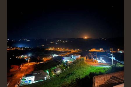 Casa à venda com 383m², 2 quartos e 4 vagasFoto 03