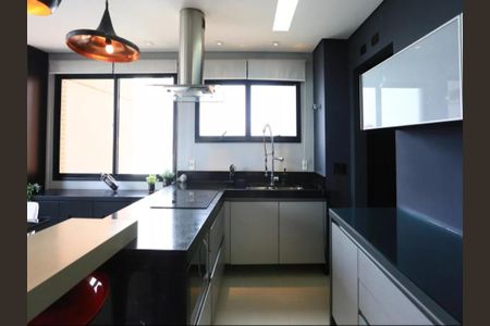 Apartamento à venda com 184m², 3 quartos e 4 vagas