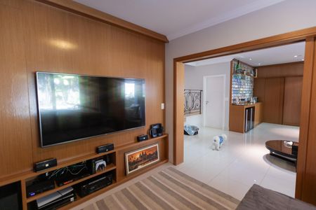 Casa à venda com 370m², 4 quartos e 2 vagas Casa à venda com 370m², 4 quartos e 2 vagasSala 3