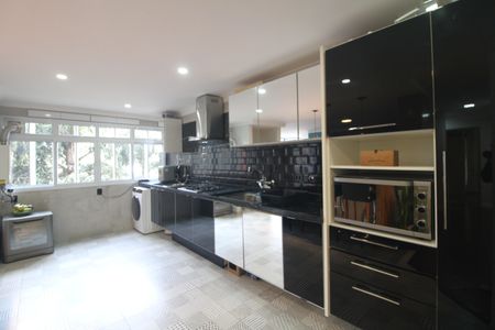 Apartamento à venda com 116m², 4 quartos e 2 vagasCozinha