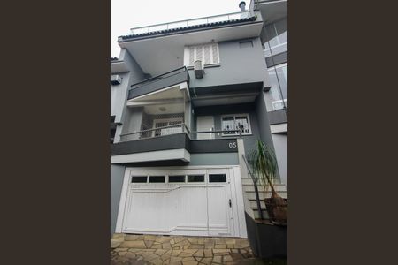 Casa de condomínio à venda com 215m², 3 quartos e 3 vagasFachada