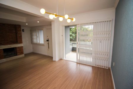 Casa de condomínio à venda com 215m², 3 quartos e 3 vagasSala de Jantar