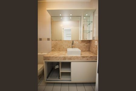 Casa de condomínio à venda com 215m², 3 quartos e 3 vagasBanheiro da Suíte