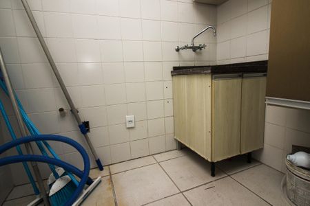 Casa de condomínio à venda com 215m², 3 quartos e 3 vagasÁrea de Serviço